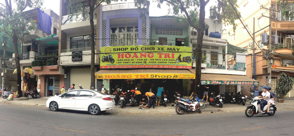 Tuyển thợ dán keo xe, thợ điện, thợ ráp đổ chơi kiểng
